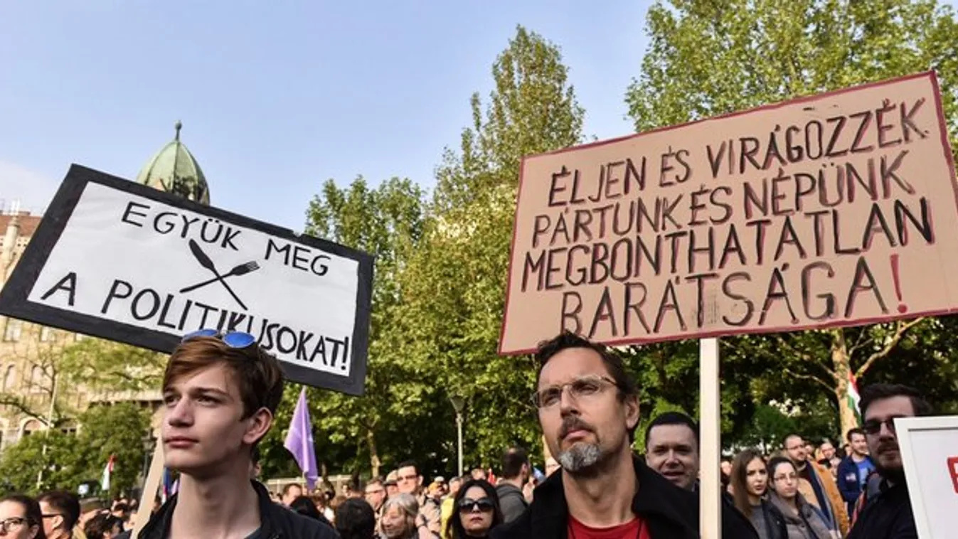 Budapest mellett Európa 5 másik városában is tüntettek Oroszország ellen - fotók