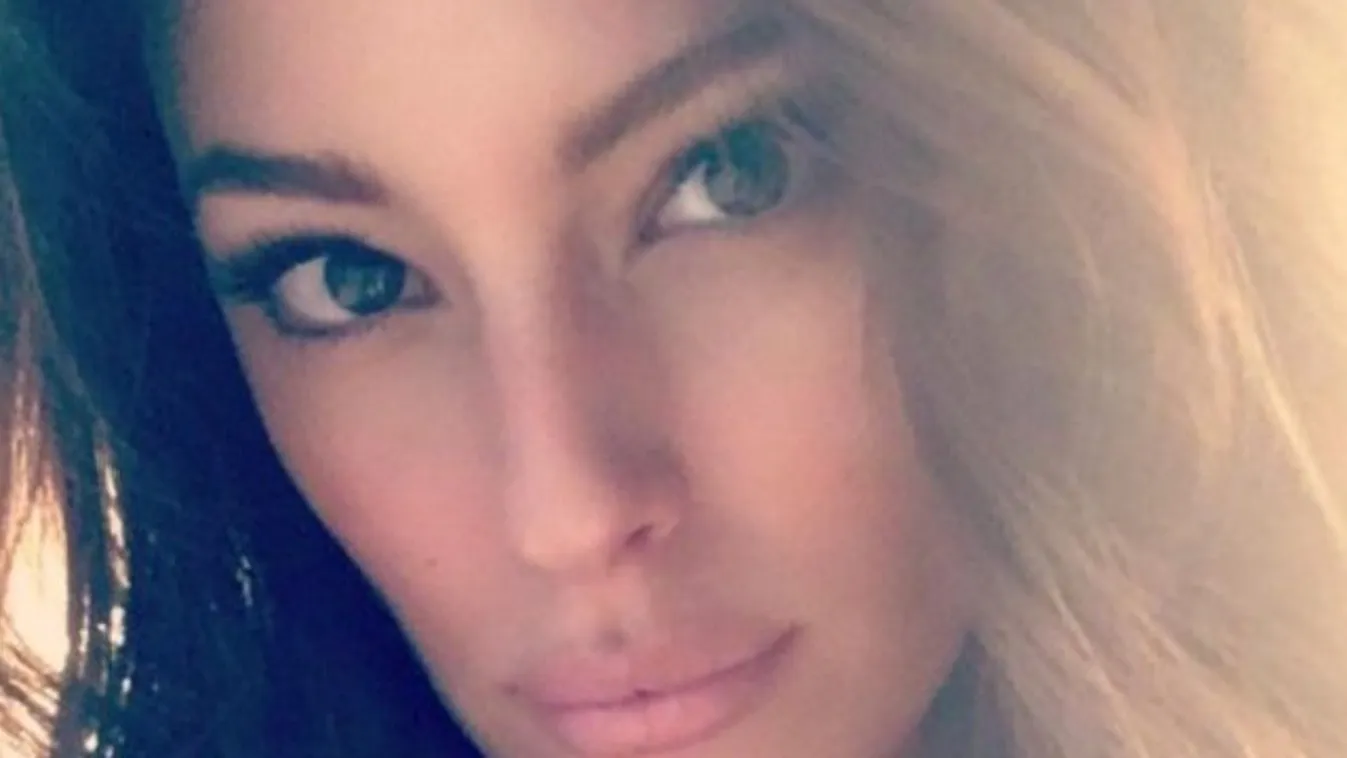 Tök meztelenre vetkőzött a szexi plus size modell – fotók