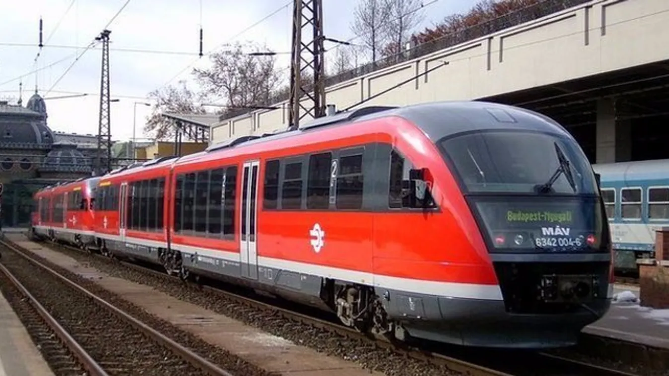 Leszakadt egy vasúti felsővezeték, késnek a vonatok