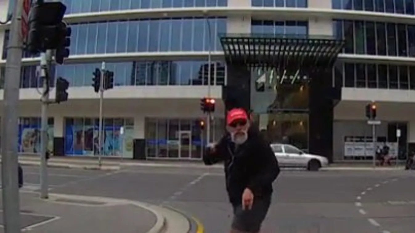 Instant karma: feleslegesen magyarázott az öreg, magát büntette - videó