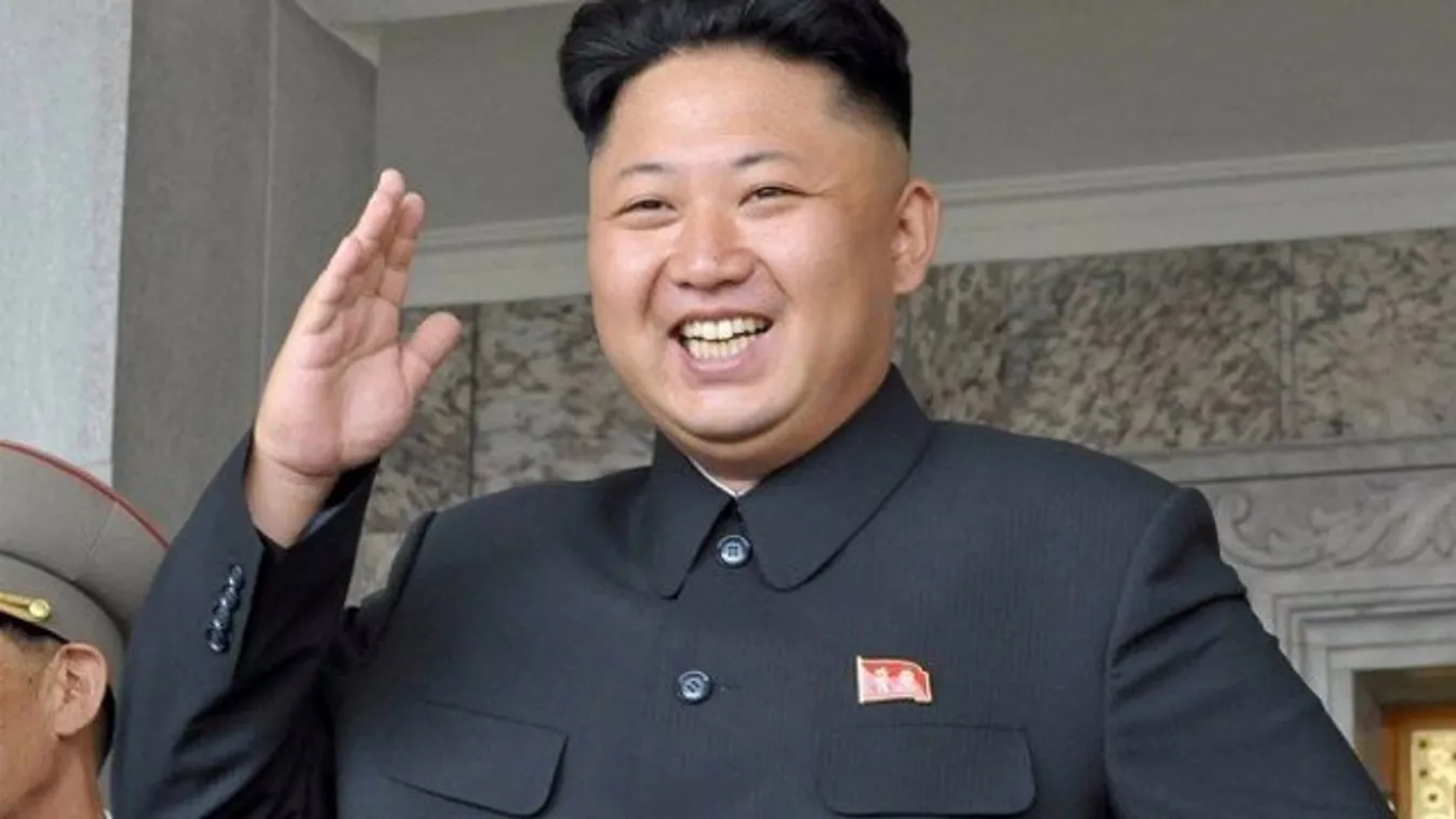 Ez a Kim Dzsong Un-szett még a szőrös fürdőruhánál is morbidabb - fotó