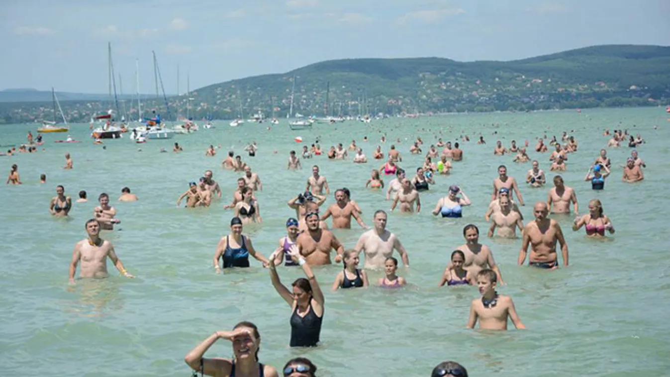 A viharos időjárás miatt elmarad a hétvégi Balaton-átúszás