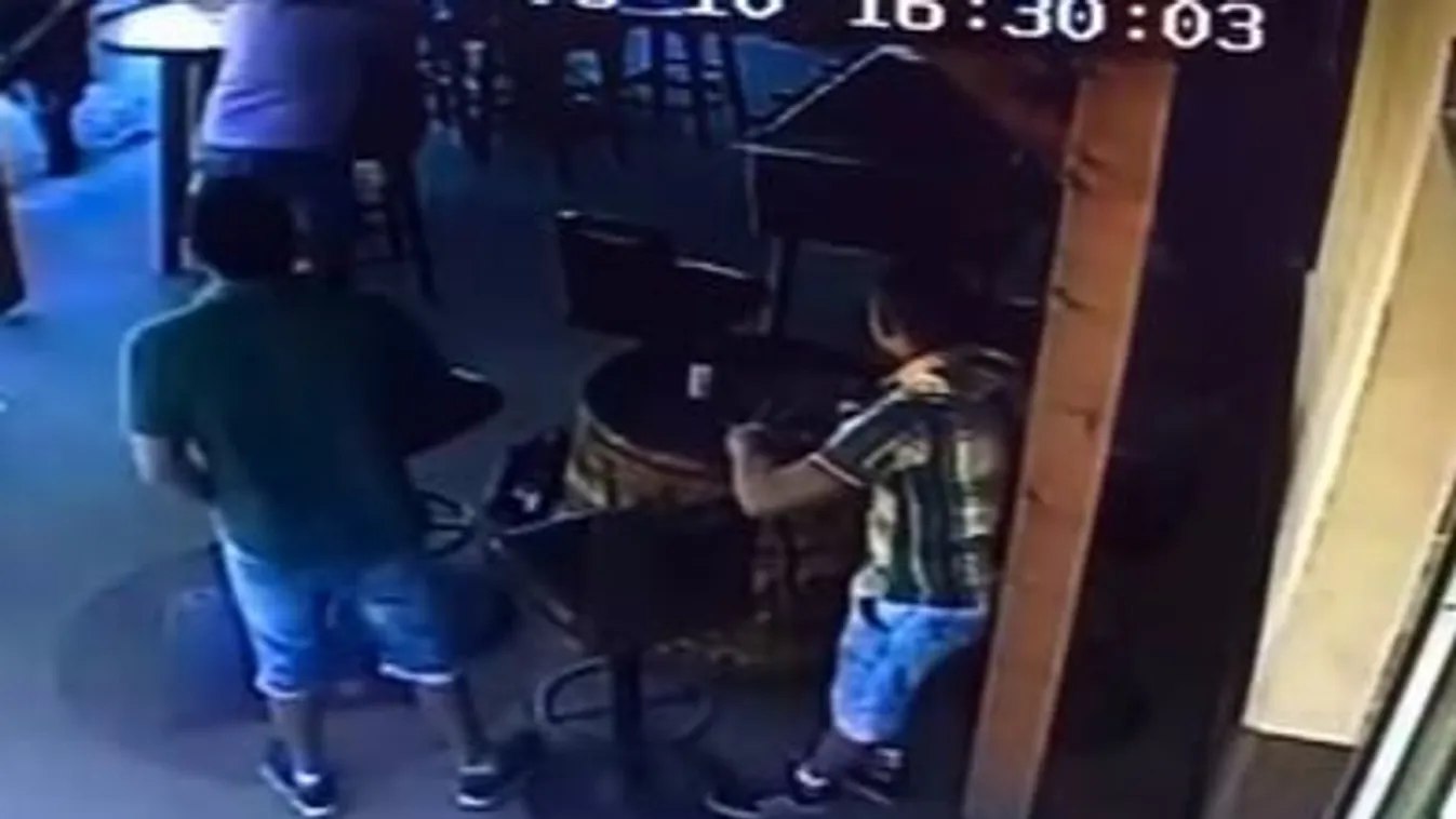 Sokkoló videó! Hátulról támadtak Drávapiski polgármesterére: agyba-főbe verték