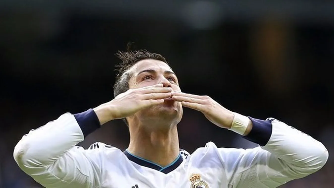 Ronaldo megtört: 4 és fél milliárdot csenget ki!