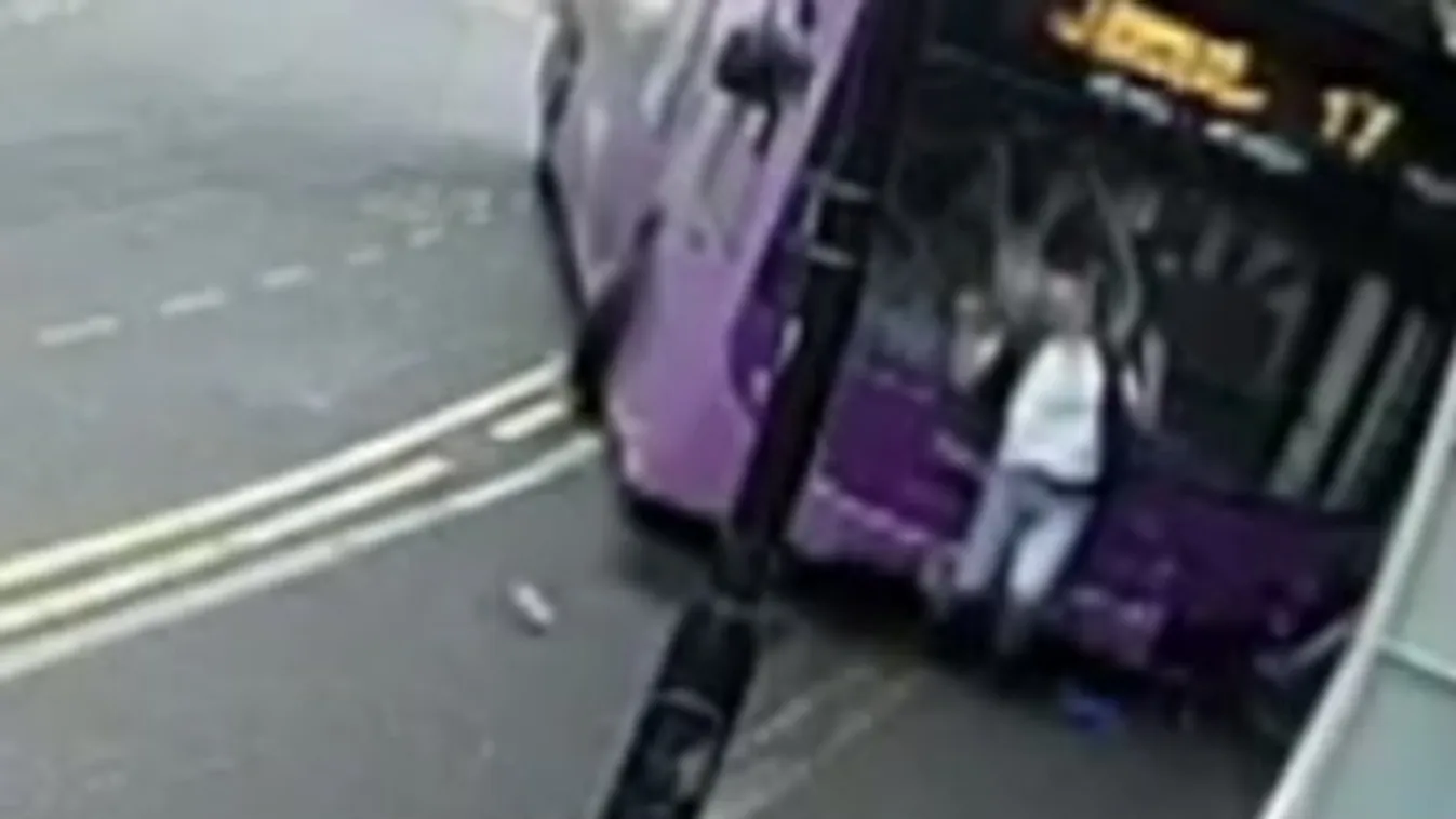 Elütötte egy busz, de mintha mi sem történt volna, bement a kocsmába – videó