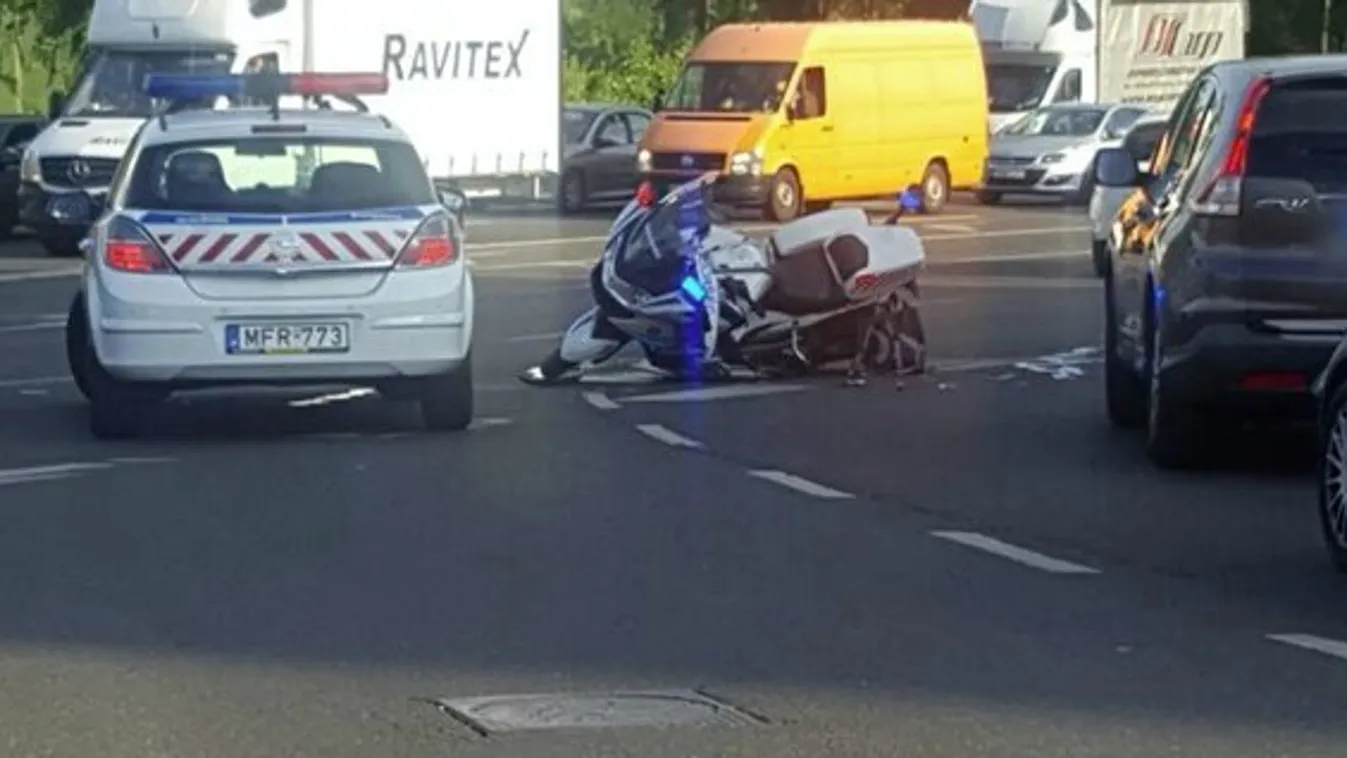 Motoros rendőrt ütöttek el Budapesten – képek