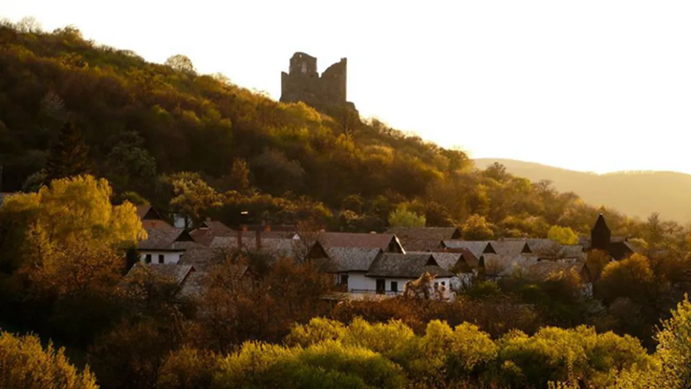 Mesés játékokra várják a gyerekeket szombaton Hollókőn