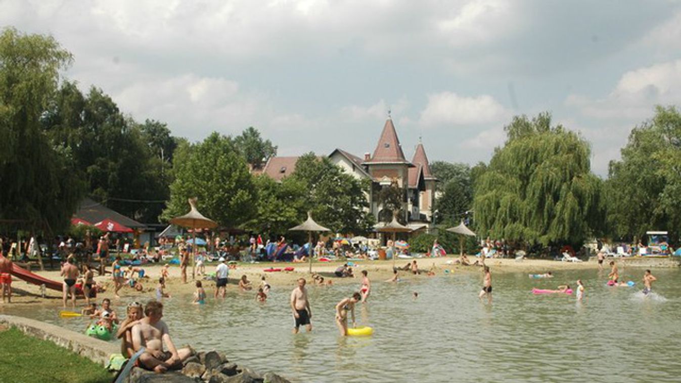 https://cdn.borsonline.hu/2017/07/9SBMHBmROWUqBFDIzVV8tTx4e5jg55-L6ao8UeusdOQ/fill/1347/758/no/1/aHR0cHM6Ly9jbXNjZG4uYXBwLmNvbnRlbnQucHJpdmF0ZS9jb250ZW50LzVlYWIzOWFjODMwMDQ4NmJhOTQyY2MyYmExYTkyOTE3.jpg