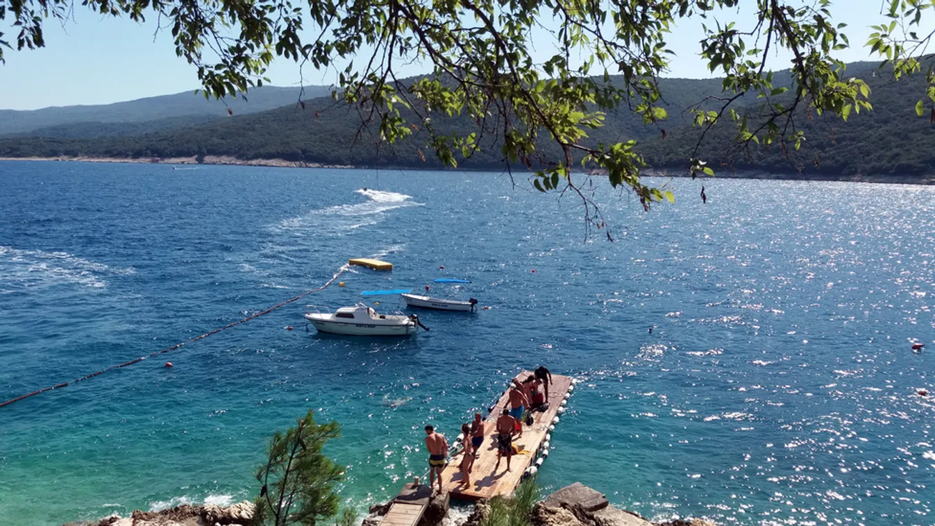 Rabac, a turisták kedvéért felhúzott strand-paradicsom