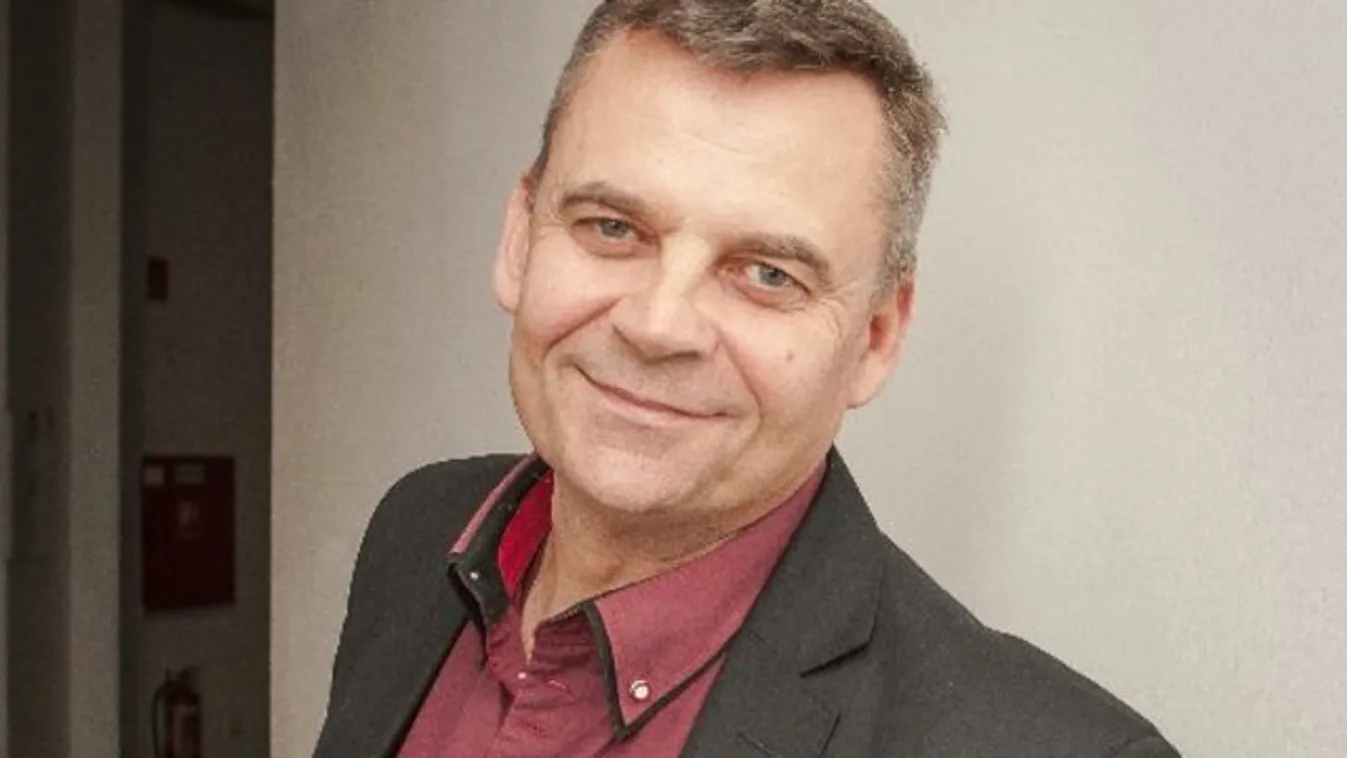 Összeköltözött szerelmével R. Kárpáti Péter