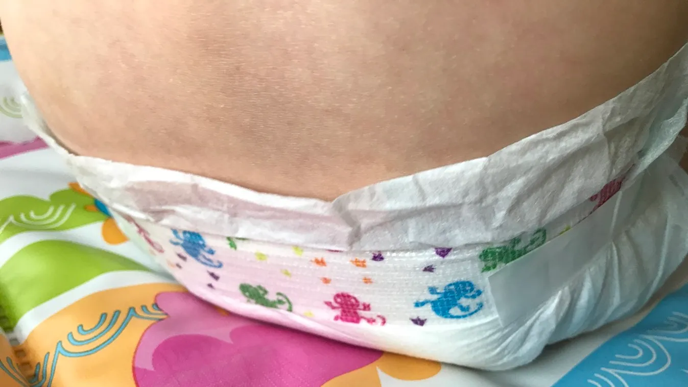 Fordítva adta fel a pelenkát az új óvó néni