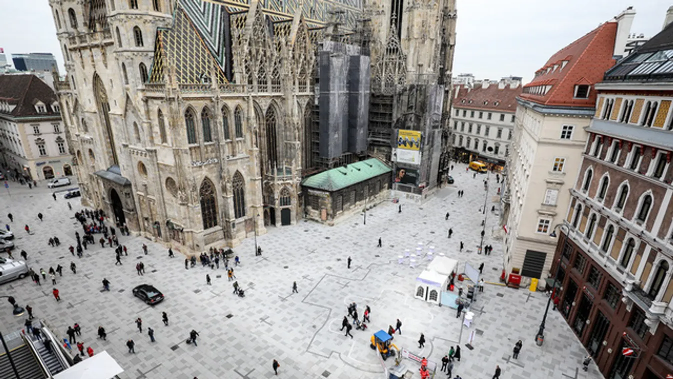 Adventkor már a felújított Stephansplatz-on korzózhat forralt borával