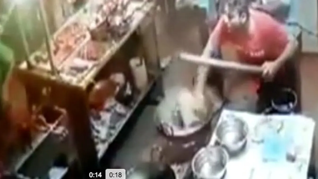 Elfajult az éttermi vita, a szakács tudta tovább forrósítani a helyzetet - videó