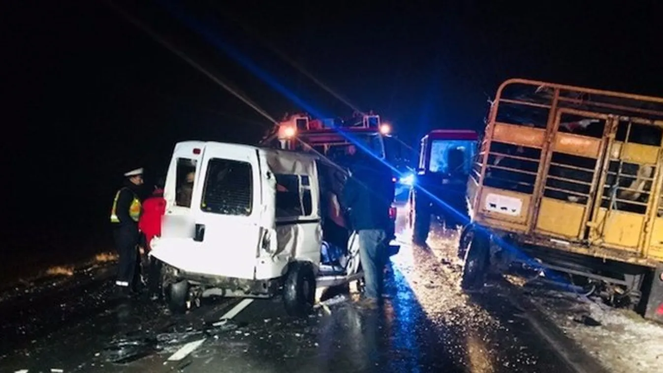 Egy gyerek halt meg a 47-es úton történt balesetben (képek)