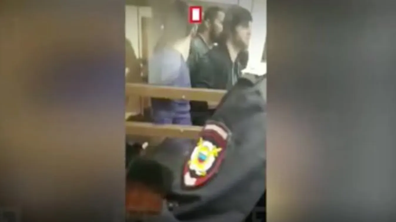 Tárgyaláson vágta fel ereit a hat vádlott