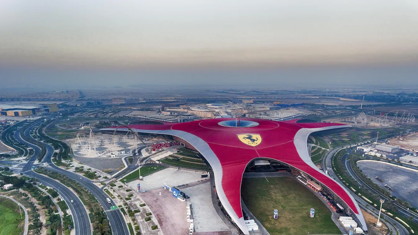 Fehér karácsony a Ferrari World-ben