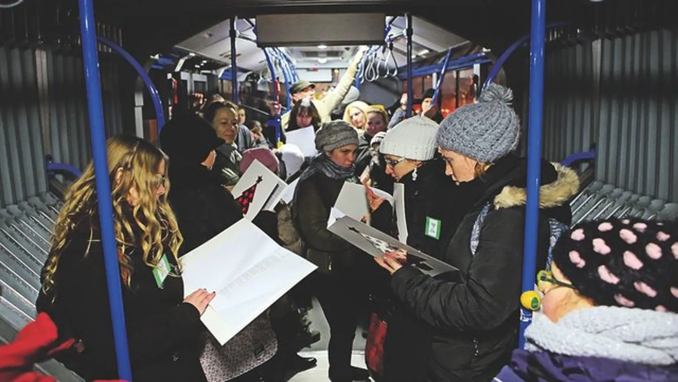 Utasokat lepett meg az iskolás Kóruskommandó