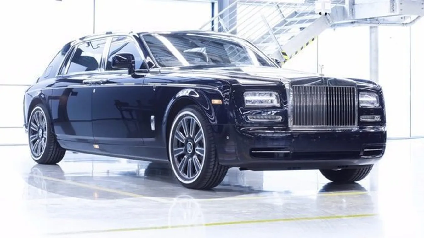 Visszatért a retró, ismét Rolls-Royce-szal repesztenek a focisták - fotók
