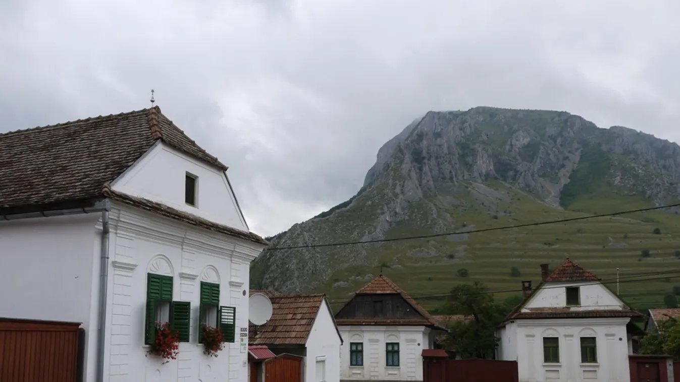 Egy kis patak is csordogál majd a skanzen új, Erdély tájegységében