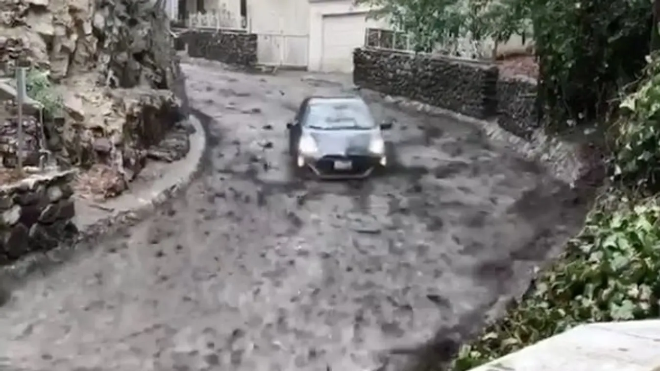 Soha ne éljünk át ilyet: sárlavina ragadta el az autót - videó