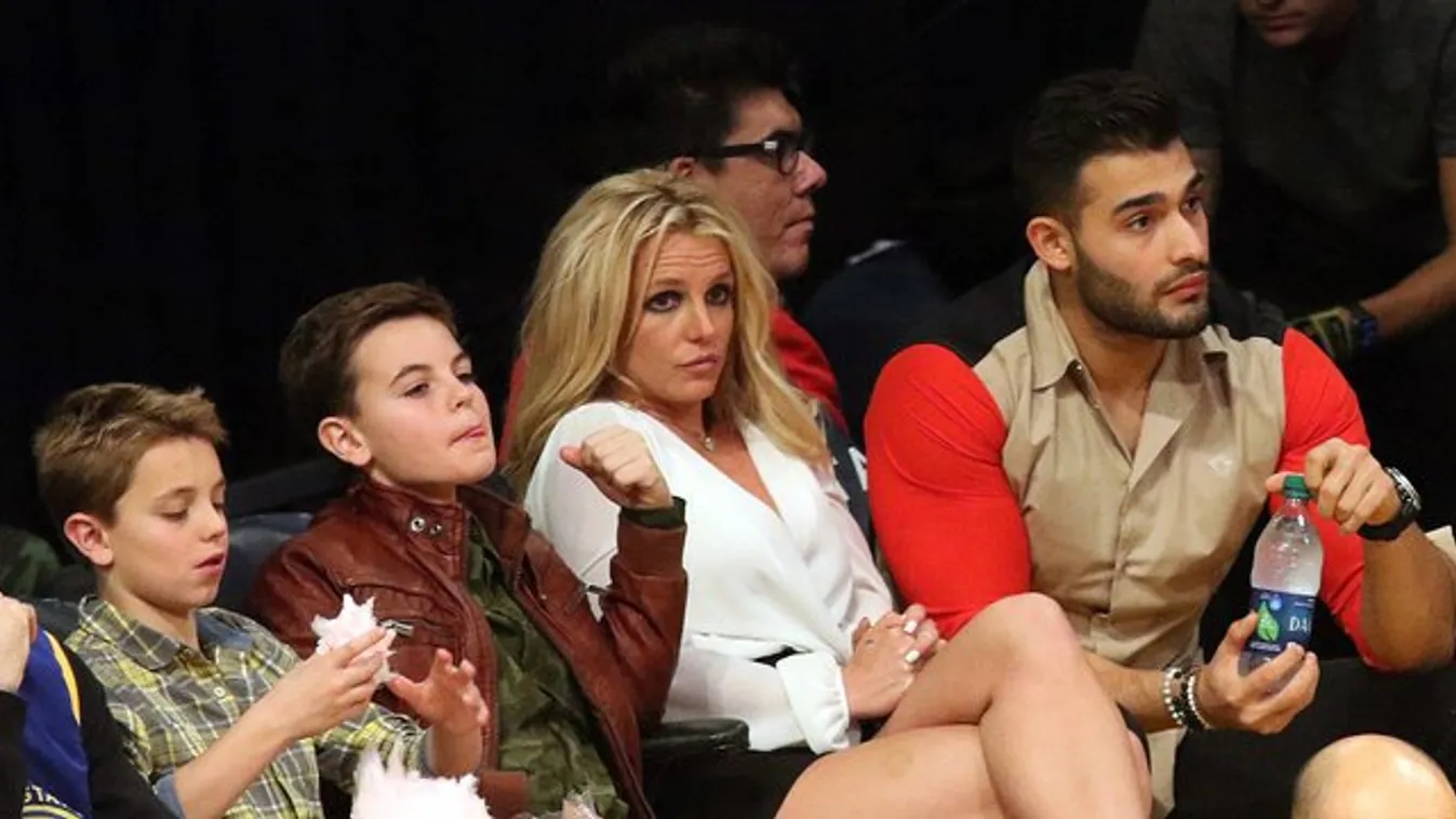 Britney Spears tiltja a videójátékot