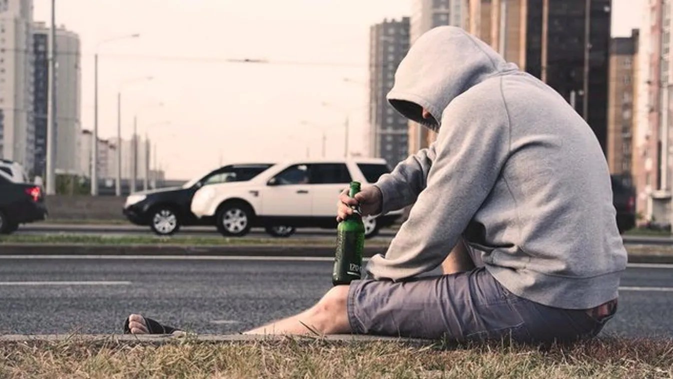 Anyja temetésre spórolt pénzéből akart nyaralni menni a nógrádi alkoholista