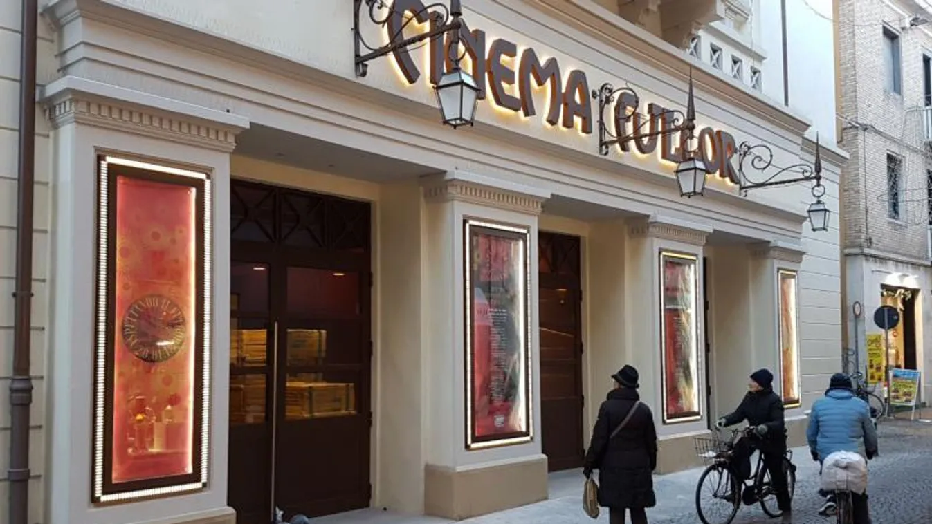 Újra megnyílt a híres Fellini-mozi Riminiben