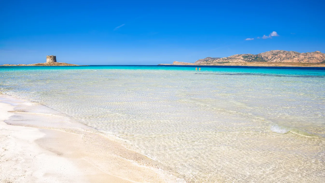 A környezet érdekében tiltják be a törölközőt egy szardíniai strandon