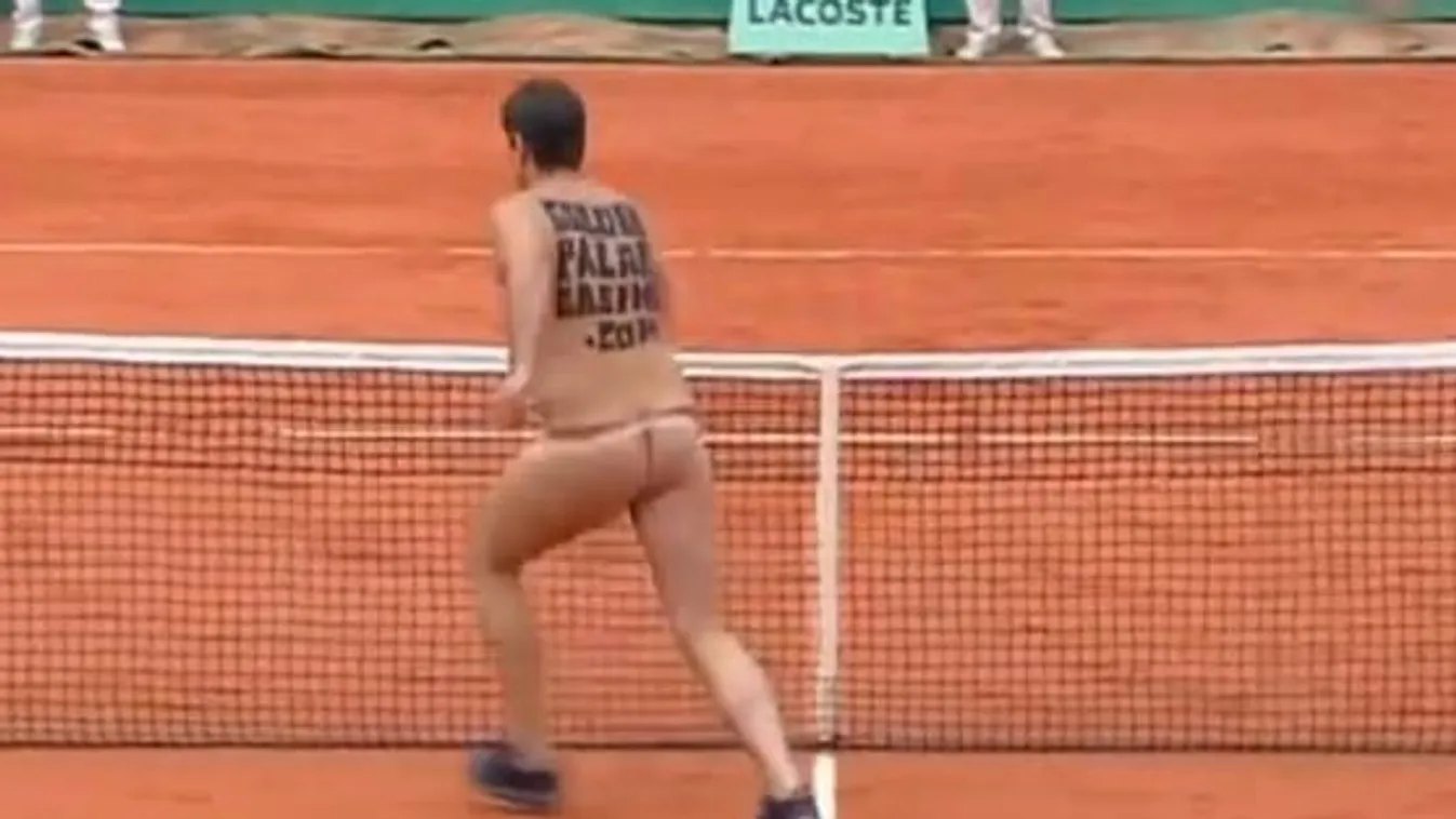 Visszatért a sportpályák réme: rózsaszín tütüs pocakos férfi lopta el a show-t az olimpián - videó