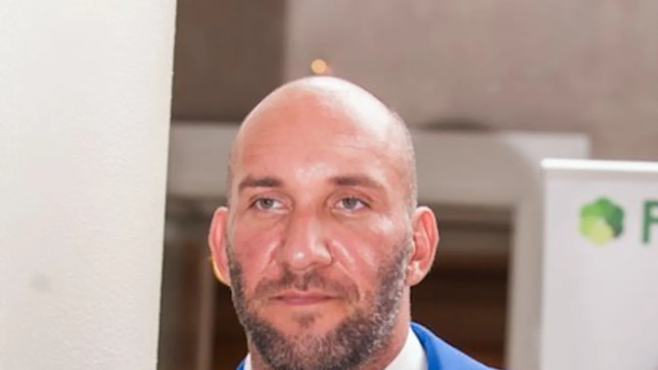 Férjes asszony Berki új barátnője