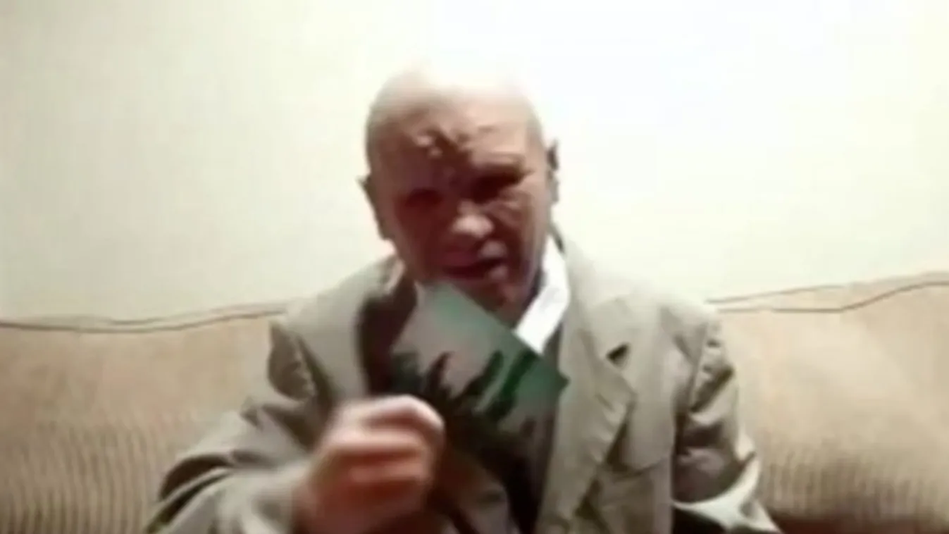 Ez a férfi nem elég, hogy a jövőben járt, de még egy fotót is hozott onnan - videó