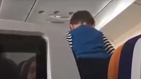 Nyolcórás non-stop hisztit vágott le egy gyerek a repülőn