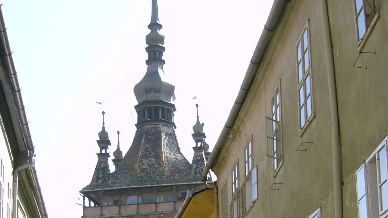 Leomlott a segesvári várfal egy szakasza