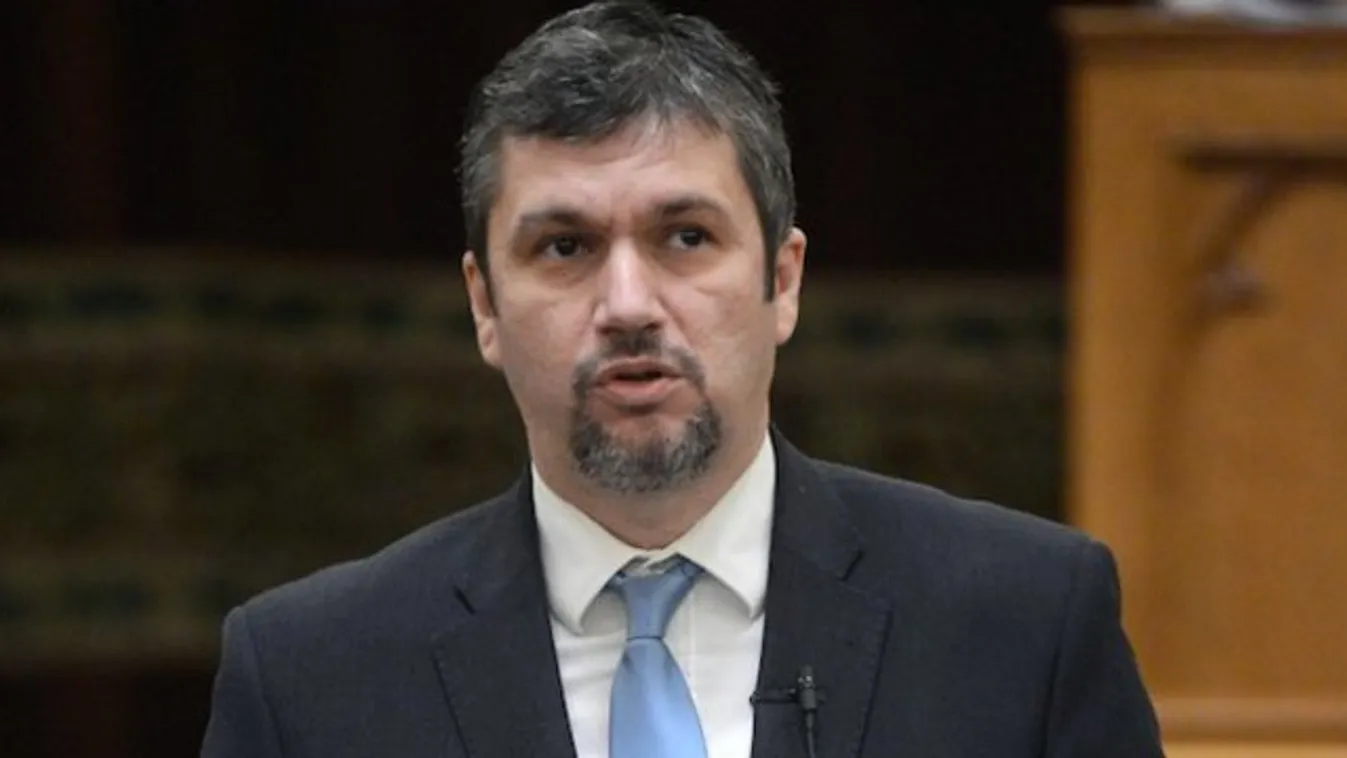Fidesz: Hadházy Ákos földügyei felvetik a bűncselekmény alapos gyanúját