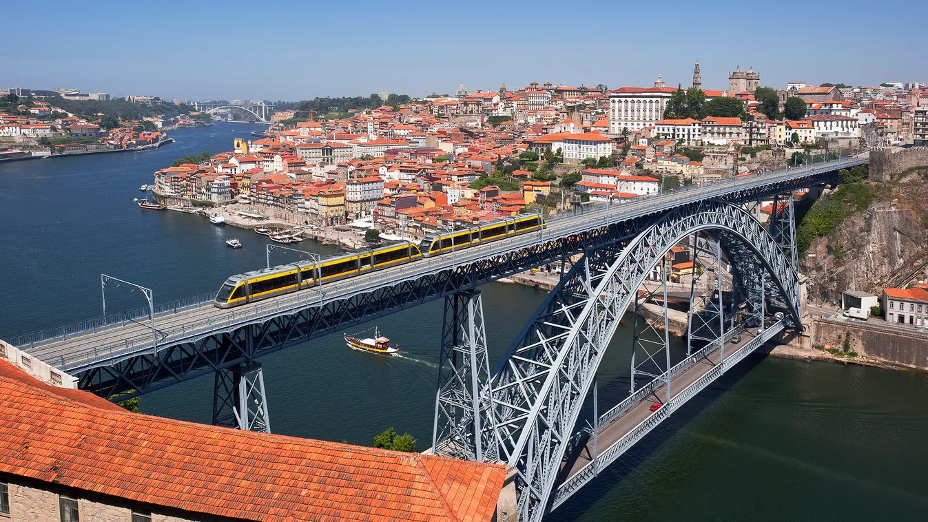 Éjszakai fények, családi tavernák, tengerbe hulló házak: ez Porto!