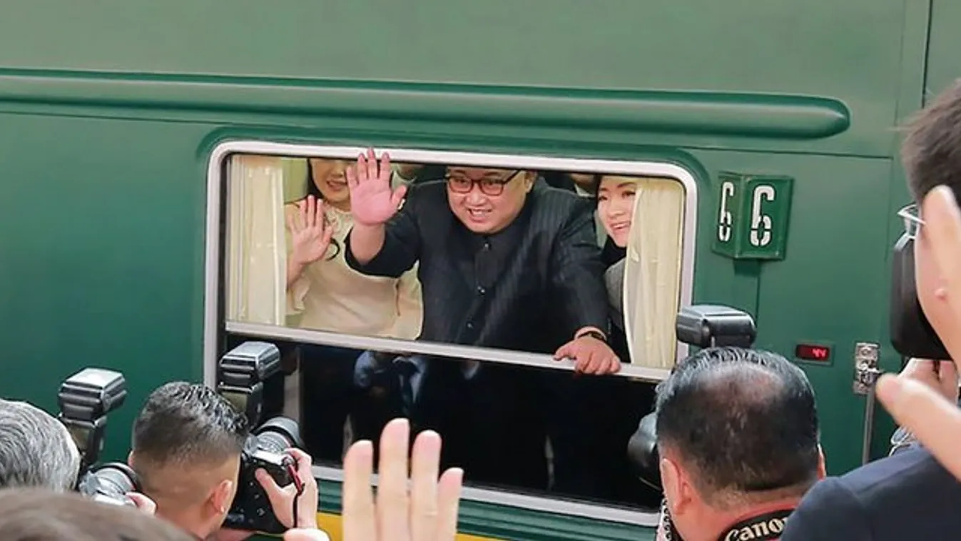 Konyakot vedel luxusvonatán Kim Dzsong Un