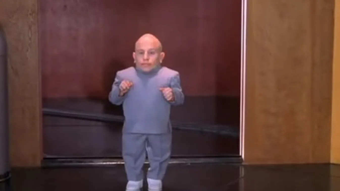 Elhunyt az Austin Powers-filmek Kicsi énje