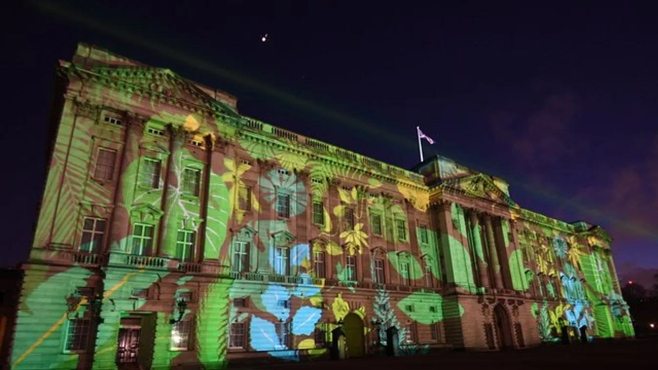 Fénnyel festett Buckingham palota