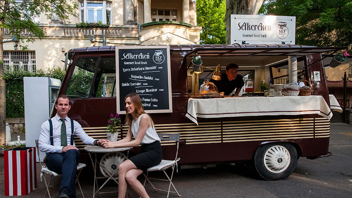Mobilon követhetjük, hogy merre parkolt le az országban egy street food-os