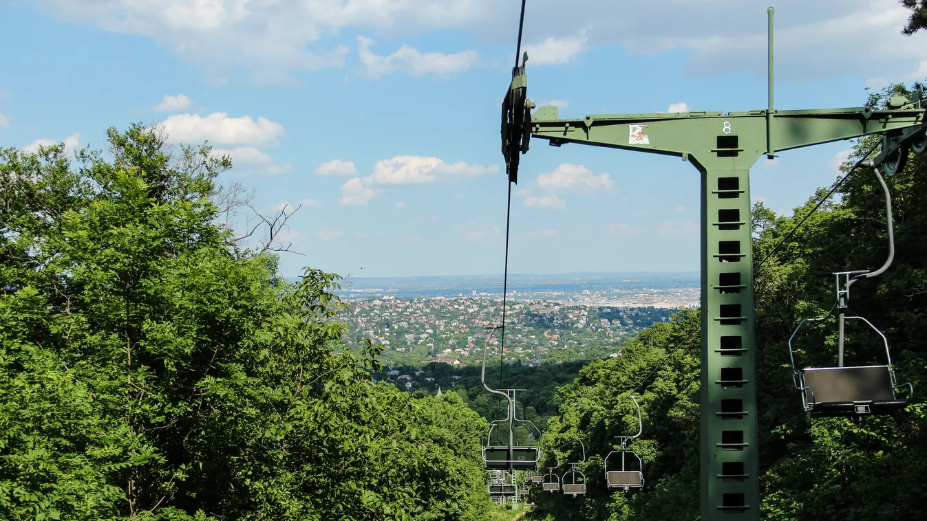 Ült már éjszaka libegőn? A nyár csúcsán megteheti