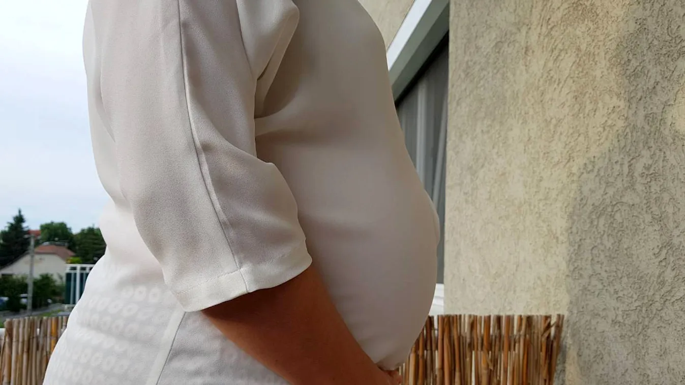 Az egyik ikerbabám szívénél találtak valamit