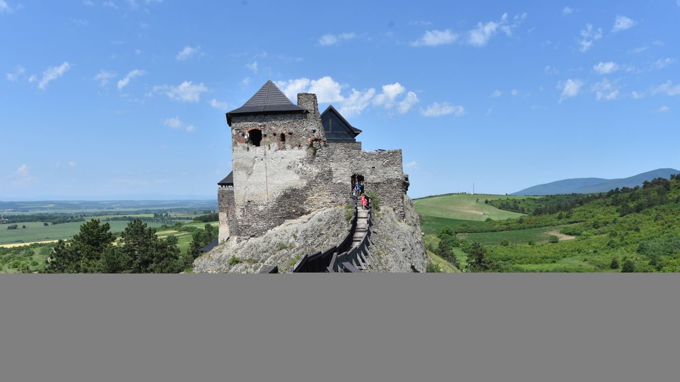 https://cdn.borsonline.hu/2018/06/uNDYI1bKs4noMd08onNHi4VGpygXEV3Abrpm-x1vV5g/fill/1347/758/no/1/aHR0cHM6Ly9jbXNjZG4uYXBwLmNvbnRlbnQucHJpdmF0ZS9jb250ZW50LzU5ZTUxMmY2ZjNmOTQyZWE5YTljYjE5ODVlNzRkOWNl.jpg