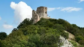 Túratipp a hétvégére: Másszunk fel a cseszneki várba!