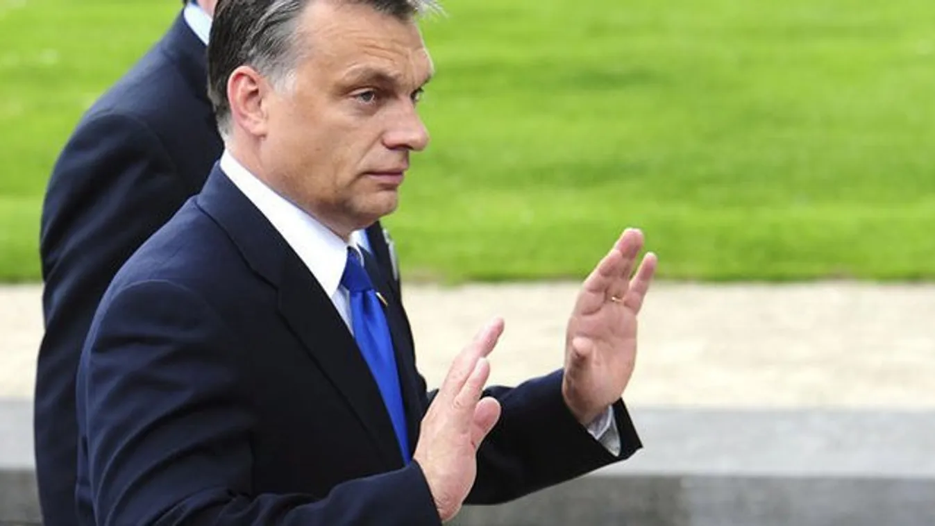 Orbán: a határokat meg kell védeni, senkit sem szabad behozni vagy beengedni