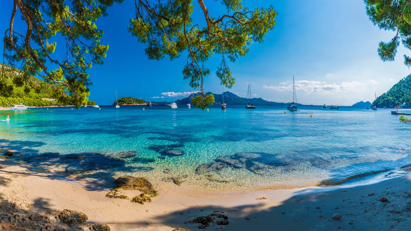 Mallorca betiltja a bulihajókat, mert túl zajosak