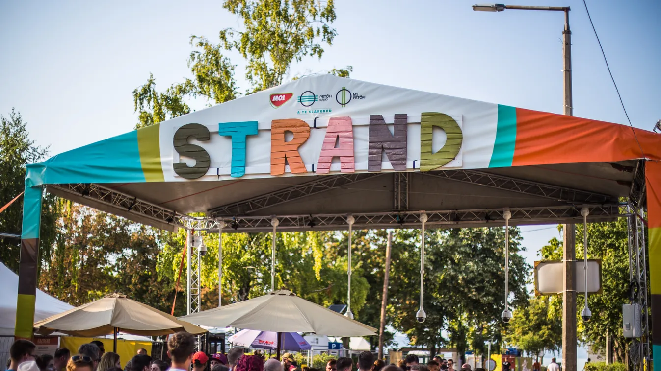 Petőfi-díjátadóval kezdődött meg a Strand Fesztivál Zamárdiban