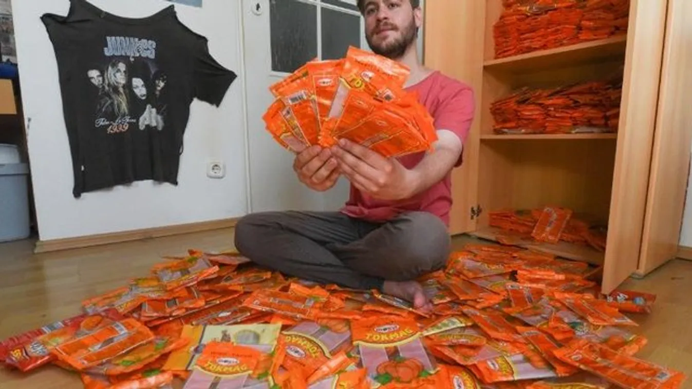 1300 tökmagos zacskóval él együtt Miklós