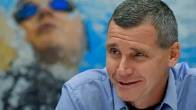 Kakis medence miatt kapott emléktáblát Darnyi Tamás