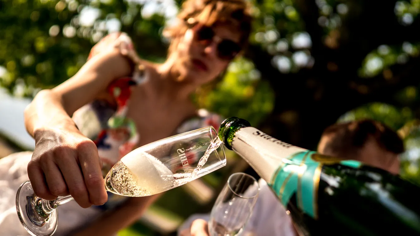 Champage-bár lánc indul Budapesten