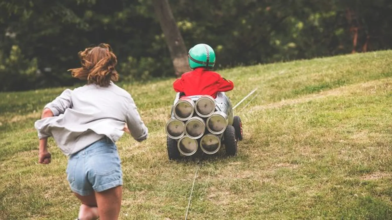 Brúnó felveri a park csöndjét - ezért is imádni való - videó